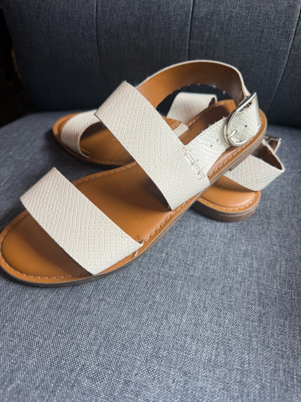 Franco Sarto White Textured Leather Sandals | Ankle Strap | Size 7.5 - Picture 3 of 7